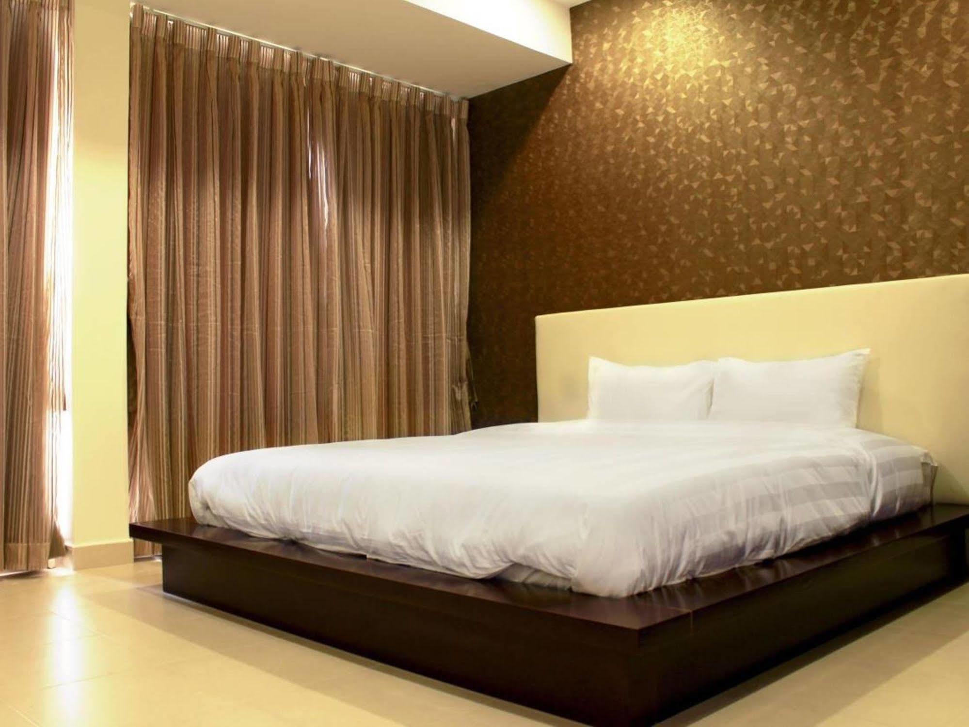 הו צ'י מין סיטי Song Hung Hotel & Serviced Apartments - Can Ho Dich Vu & Khach San מראה חיצוני תמונה